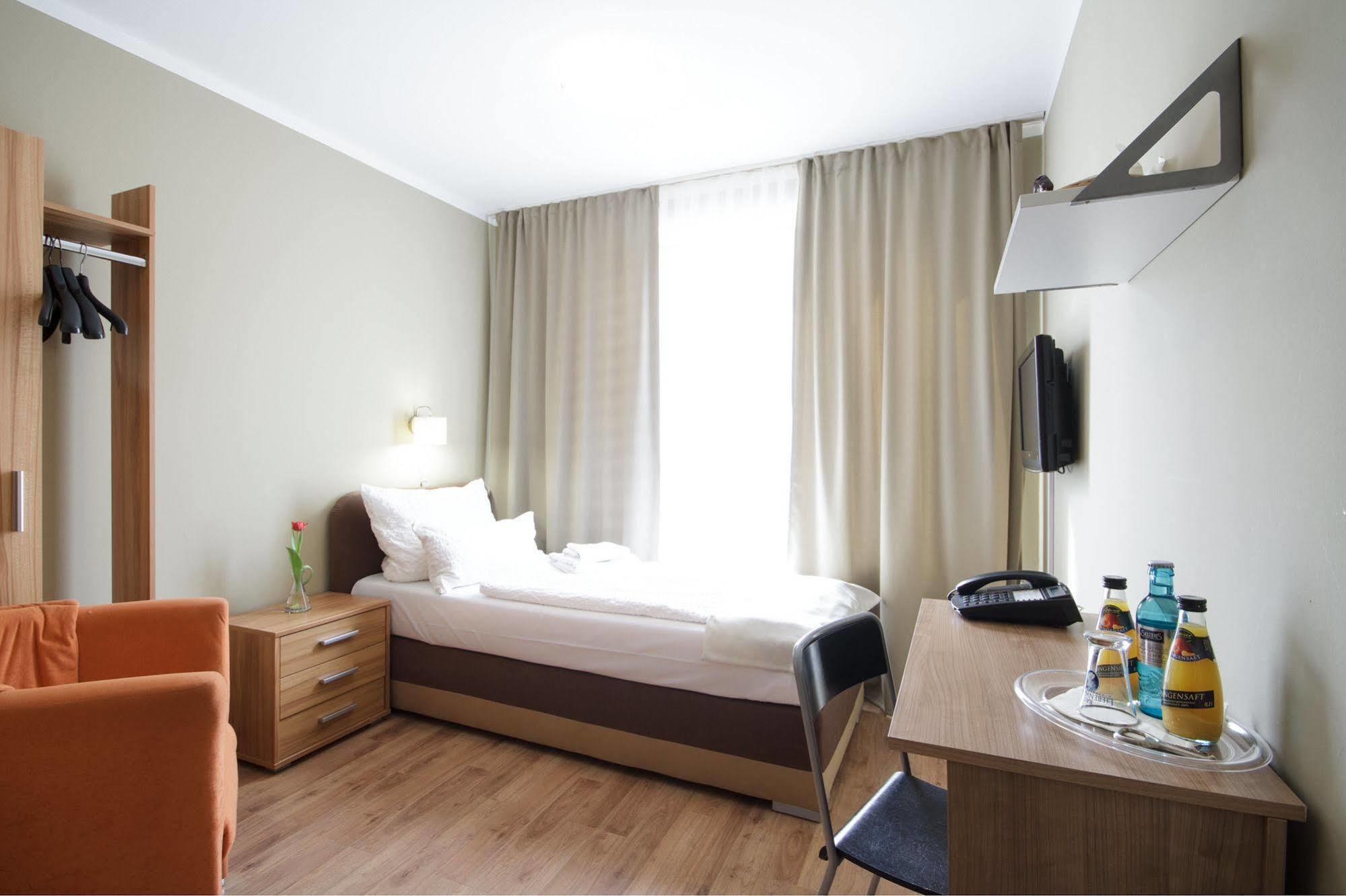 Hotel Pankow Berlino Esterno foto